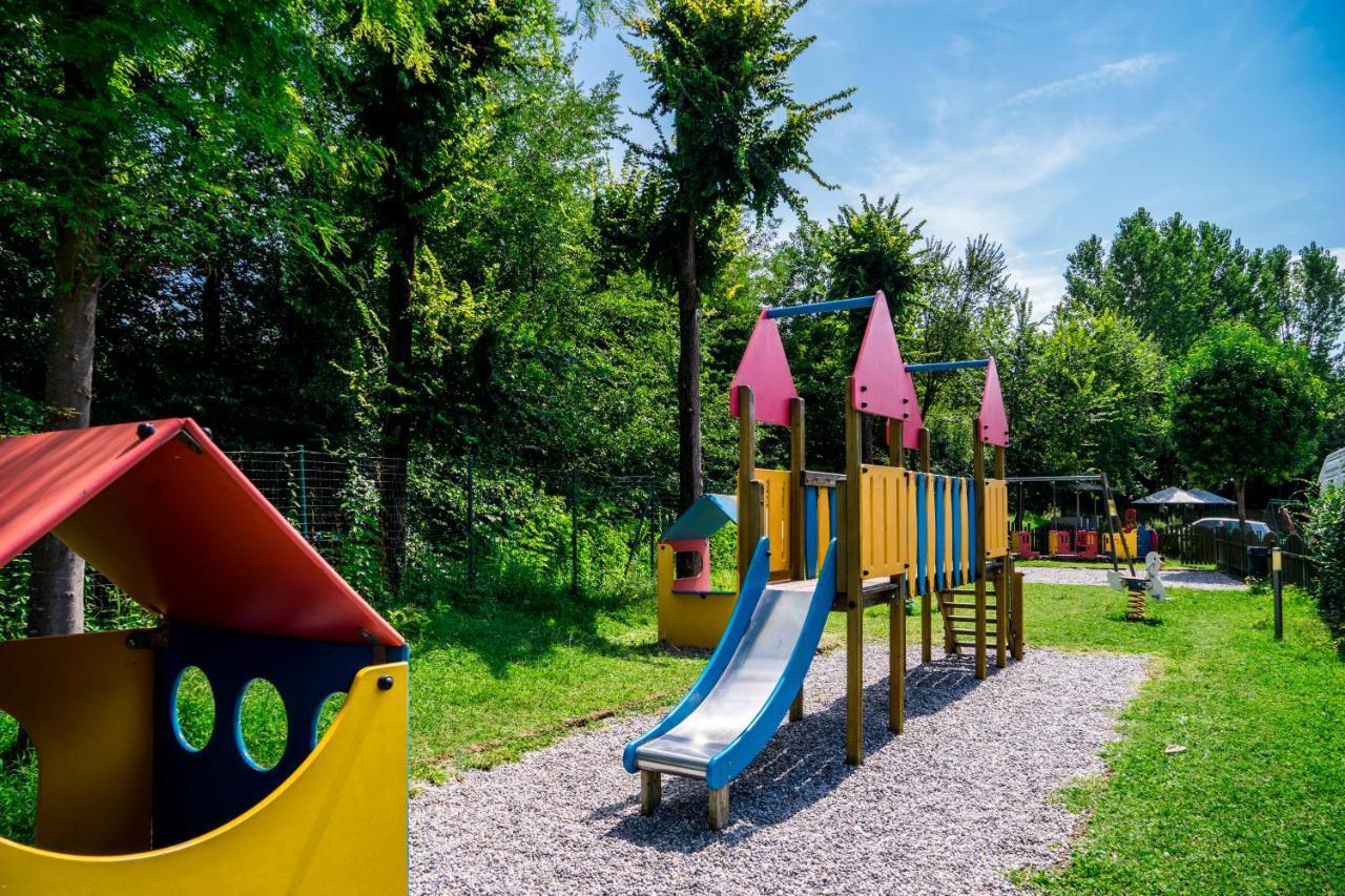Albatross Mobile Homes On Camping Baia Verde Manerba del Garda Exterior foto
